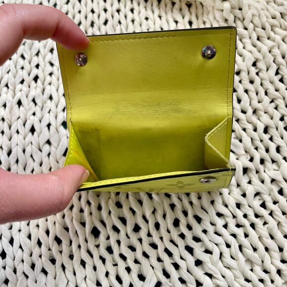 Louis Vuitton Discovery Compact Wallet Monogram Virgil Taigalama Tri-fold Yellow - Picture 6 of 16
